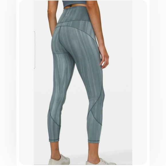 Lululemon In Movement Tight 25” Linear Spray Dye White Deep Ocean Leggings - Picture 4 of 6